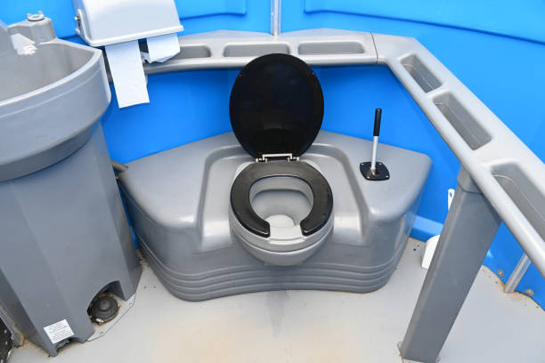 Best Construction site porta potty rental  in Freeport, IL